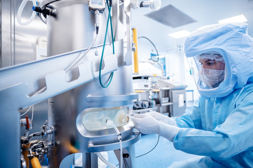 Siemens[-]và[-]BioNTech[-]mở[-]rộng[-]quan[-]hệ[-]hợp[-]tác,[-]khởi[-]đầu[-]bằng[-]việc[-]thành[-]lập[-]một[-]cơ[-]sở[-]sản[-]xuất[-]vắc[-]xin[-]tại[-]Singapore